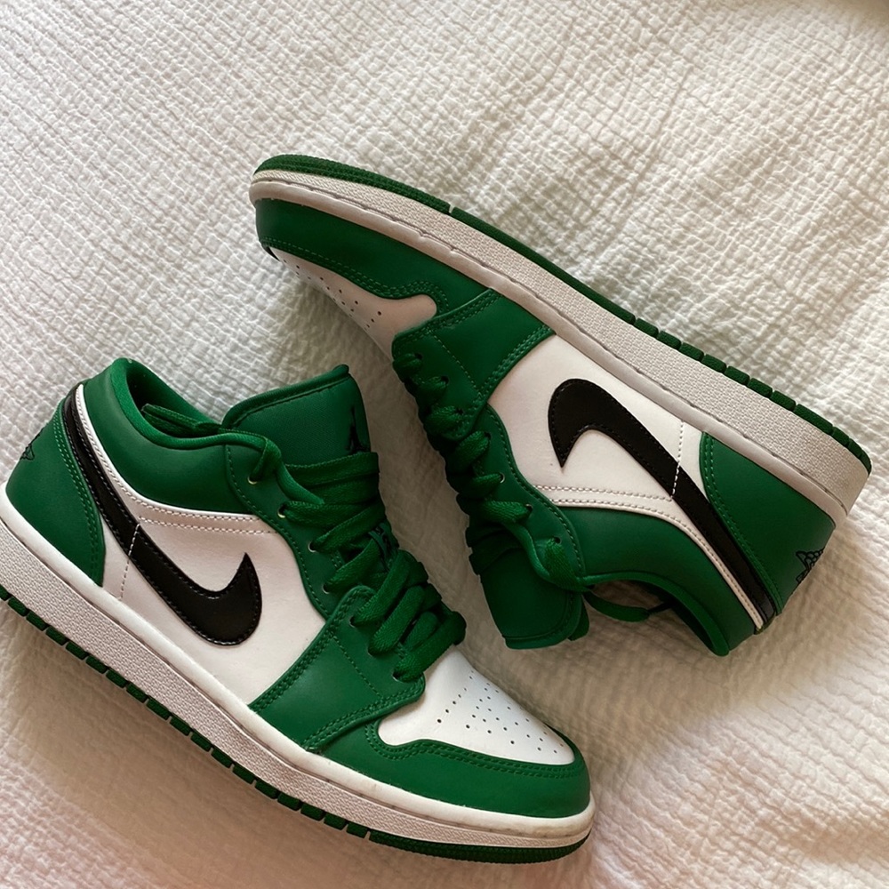 Pine green Jordan 1 lows